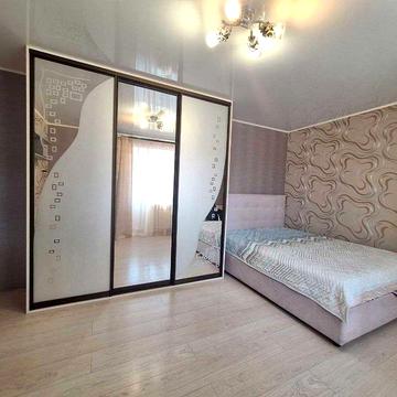 вул.М.Мурашка буд.5 4/9цегл 45/28/6.5 Частковий ремонт Меблювання. Газ Метро-10хв пішки 55000 у о