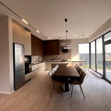 Оренда Сучасного Будинку Козин Дамба 220м пляж річка інвертор 4 спальні