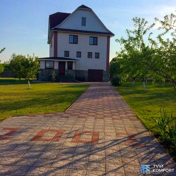 Канівський оазис біля Дніпра — будинок, де хочеться залишитись Помісячно