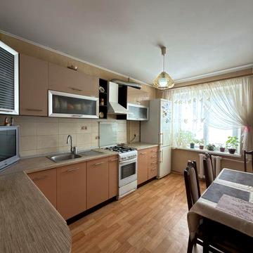 У продажу 3к квартира на Ж/М червоний камінь