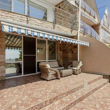 Аренда коттеджа ( таласса) в Совиньоне / Первая линия моря