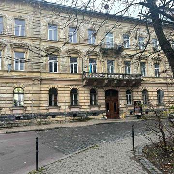 Продаж 1 кімнатної квартири в австрійському будинку, центр Львова, поруч університет І.Франка