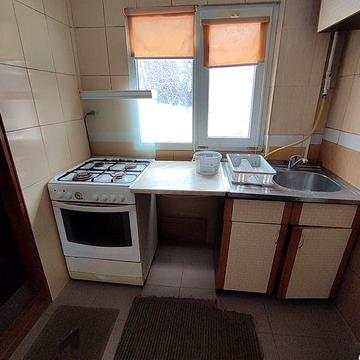 Здам будиночок на довгий термін.