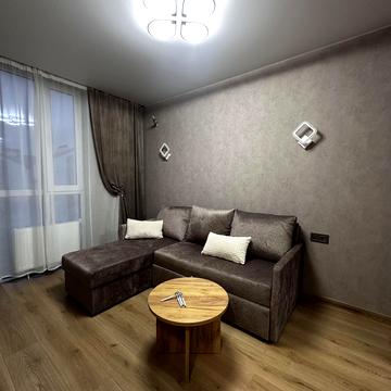 Нова Виноградна вул., 8