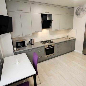 Романа Ратушного, 27.  Протасов Яр.