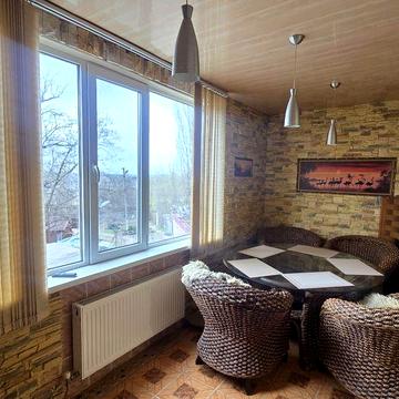 Льва Симиренко, 2-х комнатная квартира с ремонтом 45 кв. Газовый котёл