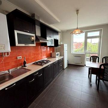 Простора 2х кім в хорошій локації, Газ