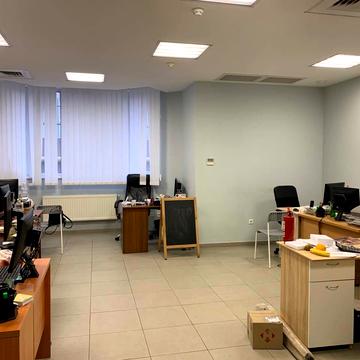 Середньофонтанська вул., 19