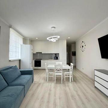 Продаж великої Євро Трикімнатної квартири з ремонтом, Газове опалення, два балкони