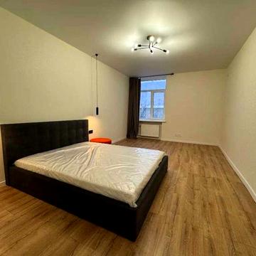 Продам 2-комнатную сталинку Центр Грушевского Старокозацкая