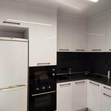 Сдам  3-4х к комн комнатную кв-ру 11000