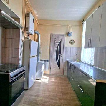 Сдам 3- х.комнатную квартиру.  ул.Прохоровская/Мясоедовской  Своё место под авто.