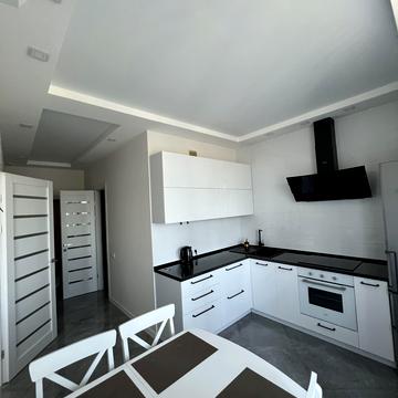 Михайлівська вул., 8