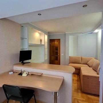 Чешка на Комарова.Ідеально для сімї з маленьким пухнастим другом.