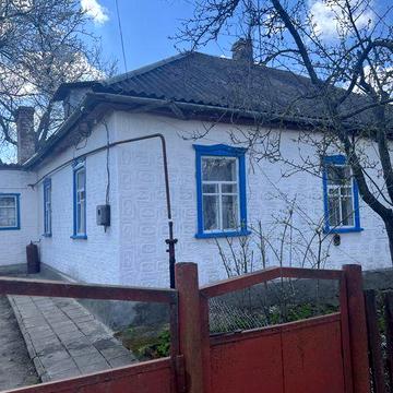 Продам дім смт.Приютовка