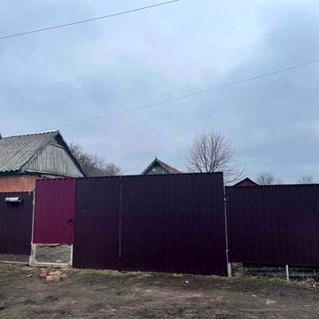 Продається будинок з великою земельною ділянкою!