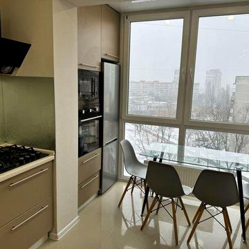 Світла та затишна 1-к квартира просп. Червоної Калини 20-В