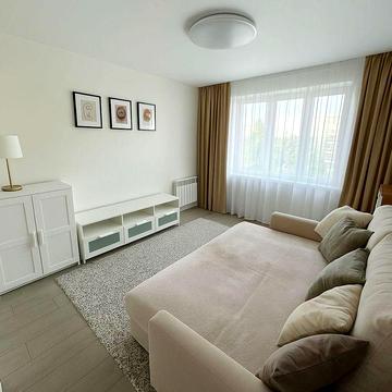 Вже доступна! Оренда мрії! Світла простора 3-кімнатна квартира з авторським ремонтом. Запрошуємо на перегляд :)