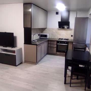 Терміново здається 2 км квартира Скальда (Комарова), ключі!