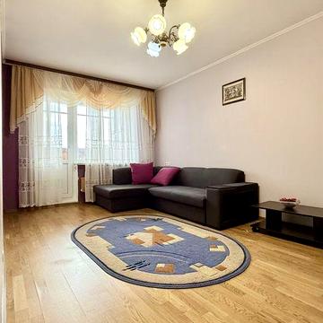 Здається 3-кімнатна квартира в Деснянському районі, вул. Бальзака, 83/2.