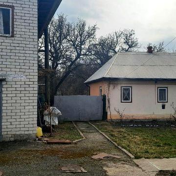 Продаж будинку с.Рожівка, центр села.