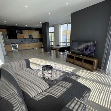 Богдана Хмельницького вул., 220