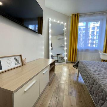 Комфортна квартира з гардеробною і кладовою Мартинова 6 Софія Резіденс