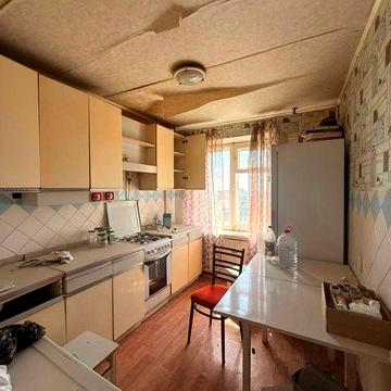 Сдам на год и более 3 комнатную квартиру