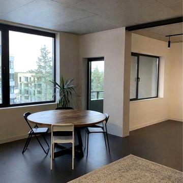 Продається 3 кімнатна квартира з терасою , площа 135 м2 . Дуже неординарний стиль та дизайн . Сауна. Технологія Розумний Будинок. ІндГазовеОпалення