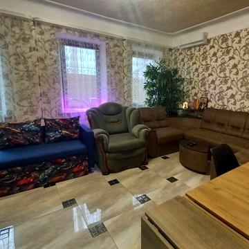 Продам комфортний одноповерховий будинок на проспекті Металургів