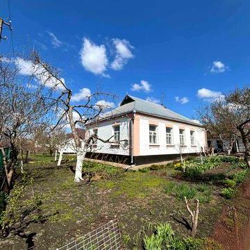 ПРОДАЄТЬСЯ ЗАТИШНИЙ БУДИНОК У ЦЕНТРІ РОКИТНОГО! Можливий продаж по СЕРТИФІКАТУ!