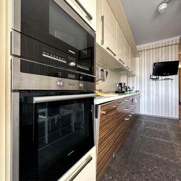 Вулиця Тарасівська, Продам 3 кімнатну квартиру в ЦЕНТРІ КИЄВА закритий двір Антоновича Васильківська поруч. Вся техніка меблі. БЕЗ КОМІСІЇ