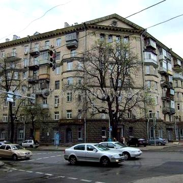 метро Арсенальна Ліпки Грушевського сталінка