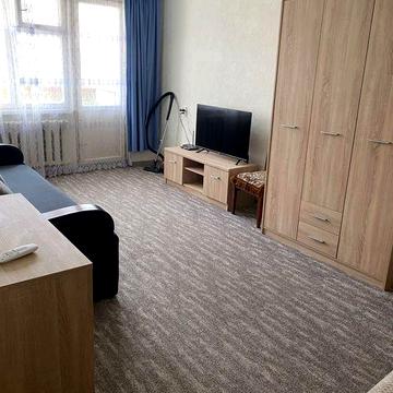 Здам 1к Центр вул.Бердичівська Можливо На Короткий Термін