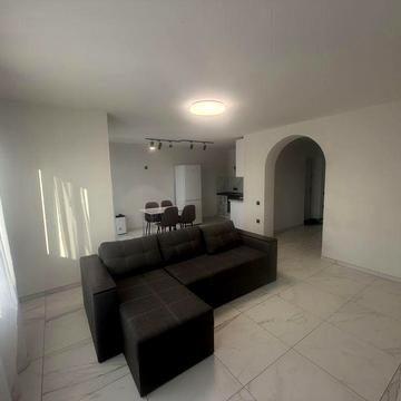 Здам евродвушку в Крюківщині, з власним двориком .