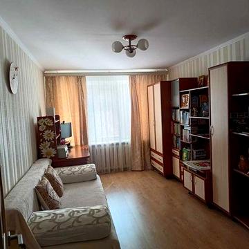 2кімнатна квартира в центрі м.Глухів на 2 поверсі, з меблями, оргтехн.