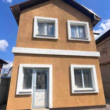 Будинок з центральними комунікаціями біля Києва