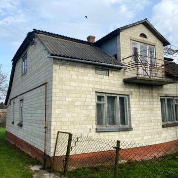Продаж будинку з ділянкою в с. Стоянів