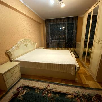 Велика Васильківська вул. (Червоноармійська), 124