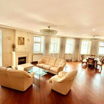 4-кім. Ірининська, 5/24  Майдан Незалежності новий будинок