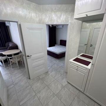 Світла 2-кімнатна квартира в ЖК River Park