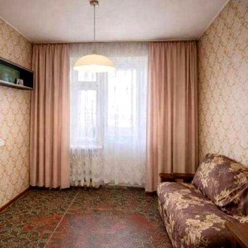 Продам 3-комнатную квартиру на Черёмушках.