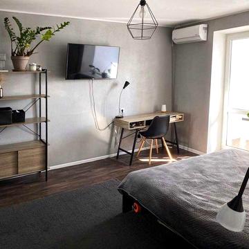 1-к квартира з окремою маленькою кімнатою