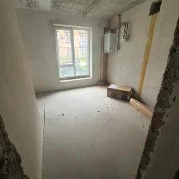 ТЕРМІНОВО! Затишна двокімнатна в закритому комплексі!