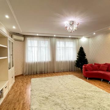 Євгена Коновальця вул. (Щорса), 32-Б