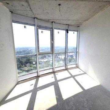 Продається трьохкімнатна квартира - видовий пентхаус в центрі ЖК Листопад