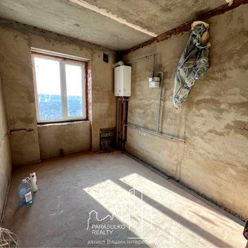 Продам 1-о кімнатну квартиру з неймовірним краєвидом!