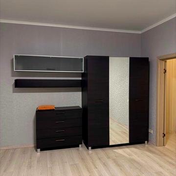 Здам двокімнатну квартиру в 14 Жемчужині (Маршала Малиновського) 1 поверх довгостроково від власника