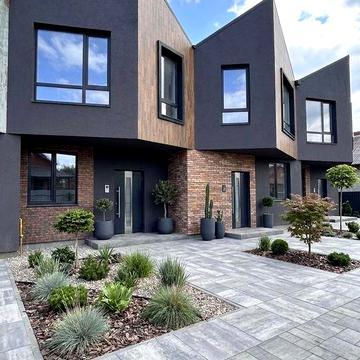 Продам Таунхаус в Центрі Міста. Інфраструктура в Пішому Доступі. Без %