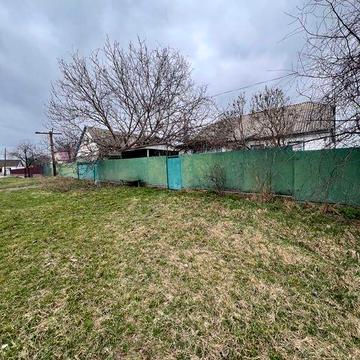 Будинок і прибудинкова земельна ділянка смт. Брусилів